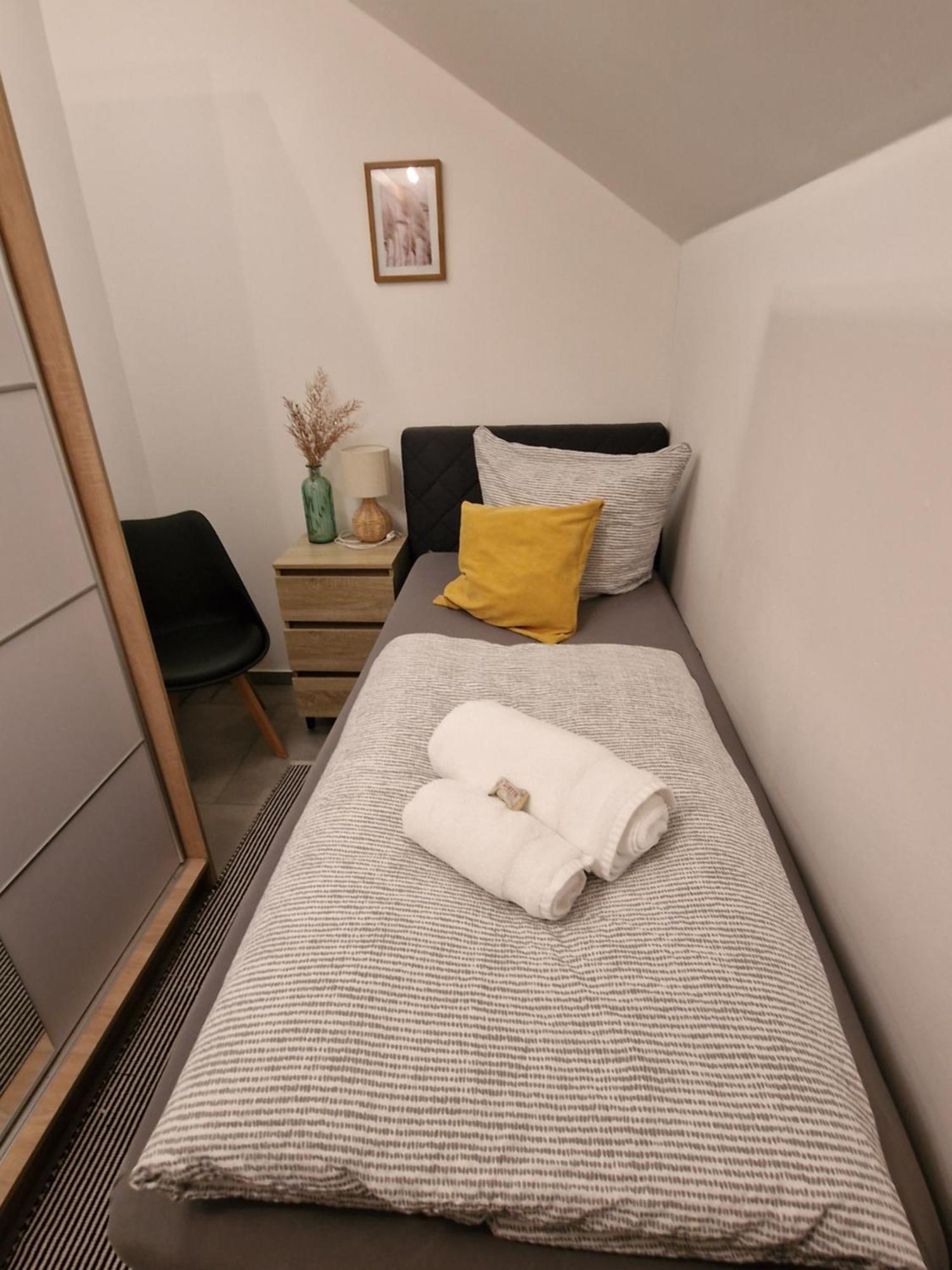 Ferienwohnung - Nachtigall 1 Bad Hersfeld Exteriör bild